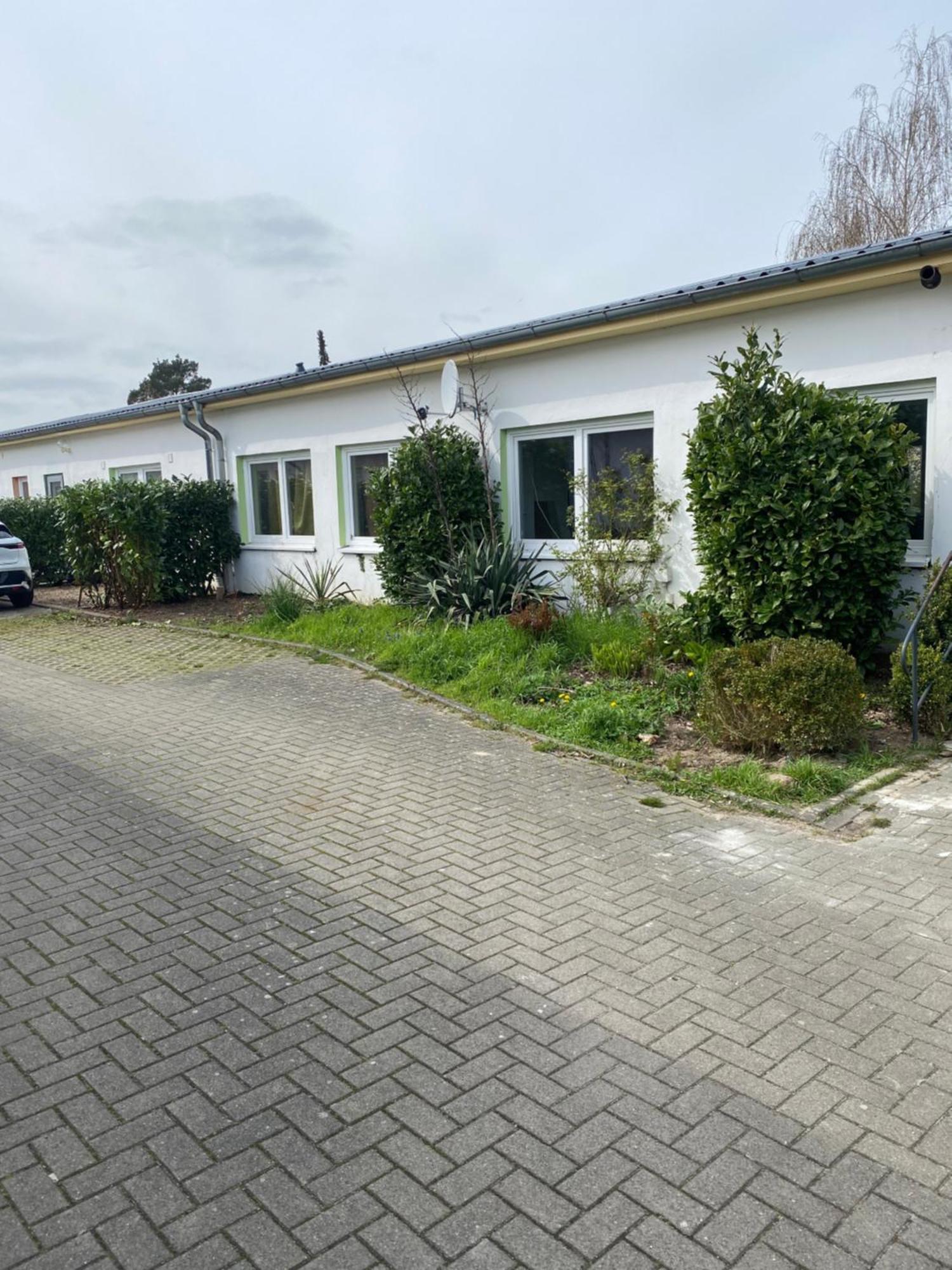 M&R Motel Rostock Buitenkant foto