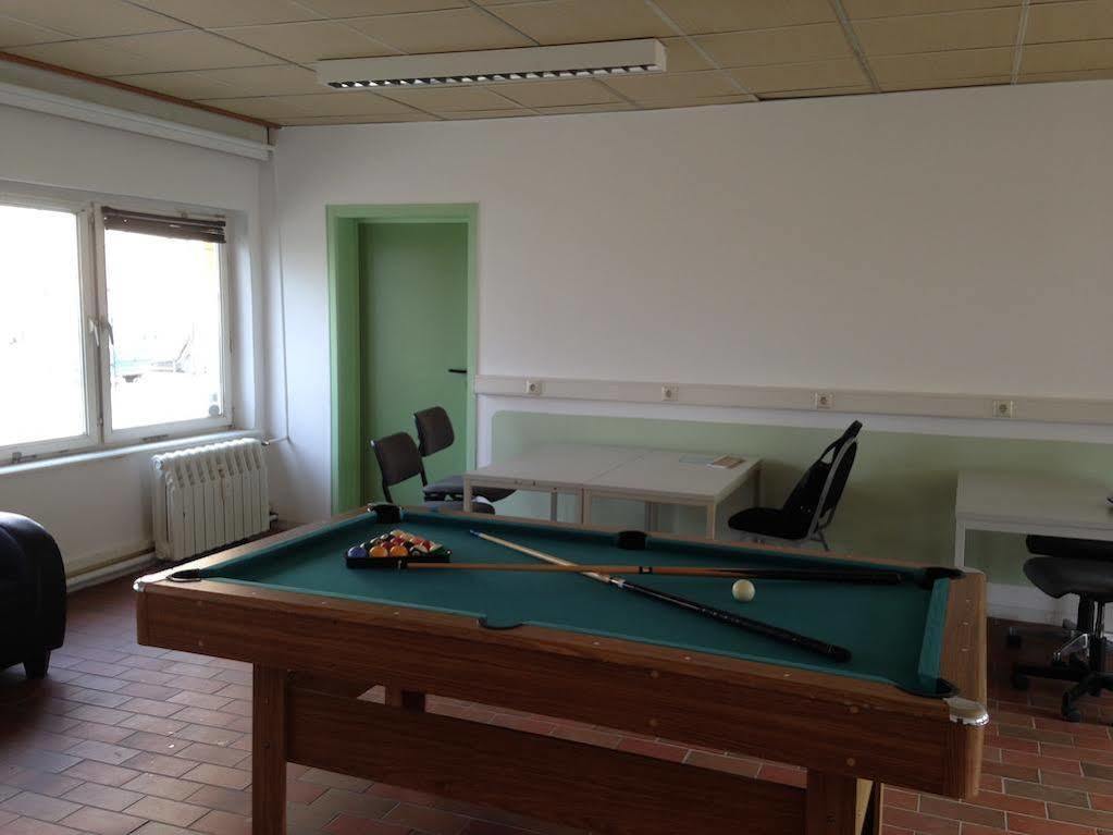 M&R Motel Rostock Buitenkant foto